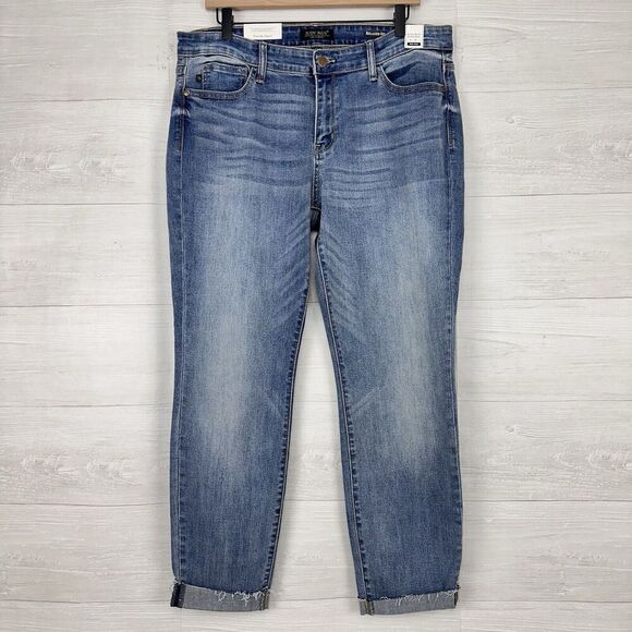 Judy Blue Jeans Women 15 / 32 Mid Rise Relaxed Fit Blue Medium Wash Tapered NWT - Picture 15 of 16